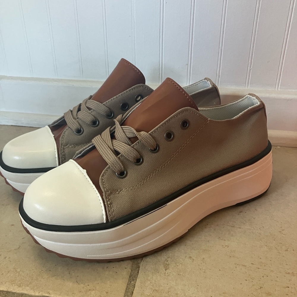 Tan Platform Sneakers women’s 6